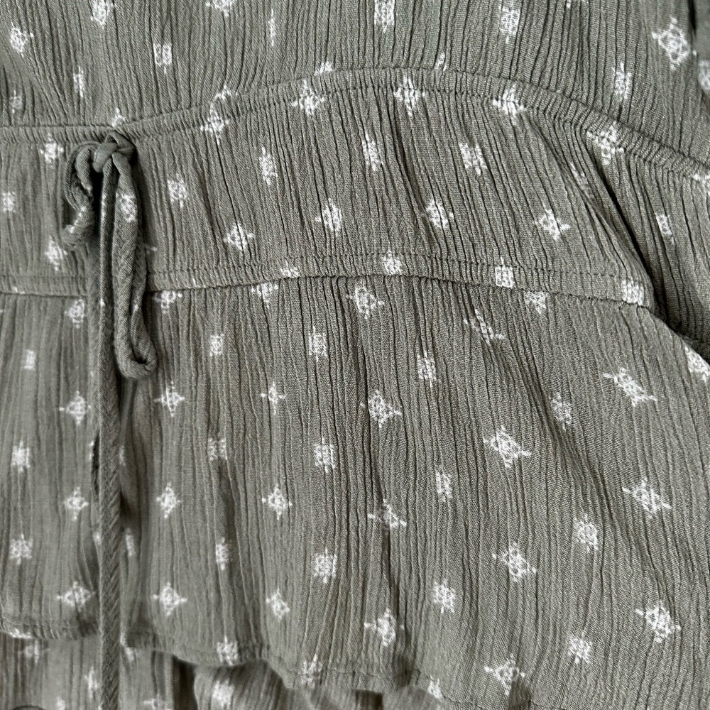 green patterned blouse - Picture 3 of 4